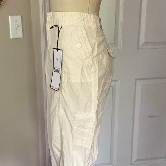 ALMOST FAMOUS Ivory Flat Front Roll-Up Cuffed Lounge CARGO Pants *SIZE 9* - Picture 3 of 6